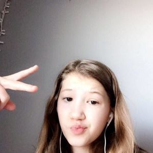 Meet your Posher, Elaina